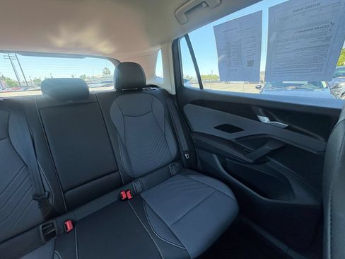 Used 2026 Volkswagen Tiguan SE FWD image 40