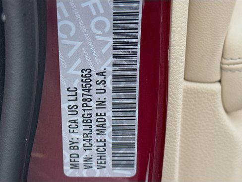 Used 2023 Jeep Grand Cherokee L Limited image 12