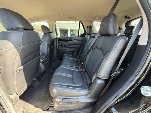 Used 2025 Honda Pilot EX-L image 12