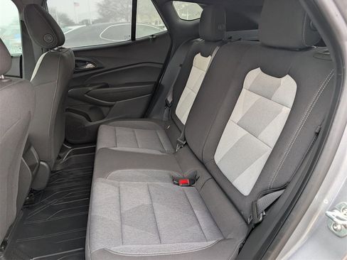 Used 2024 Chevrolet Trax RS image 26