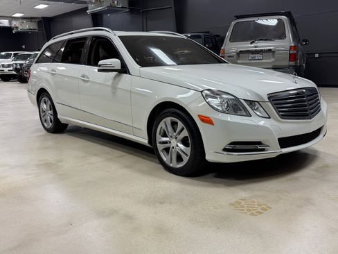Used 2011 Mercedes-Benz E 350 4MATIC Wagon image 5