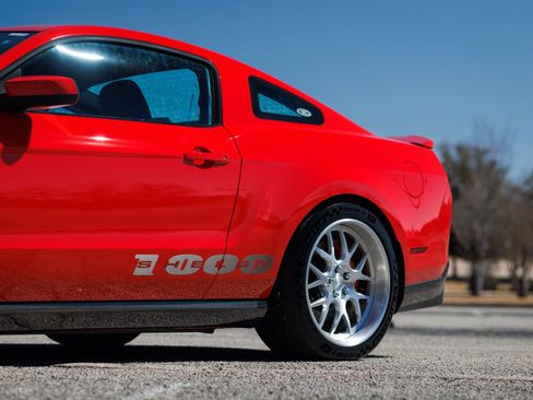 Used 2012 Ford Mustang Shelby GT500 w/ Electronics Pkg RWD image 16