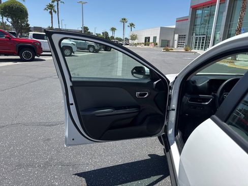 Used 2025 Kia K4 FWD image 11