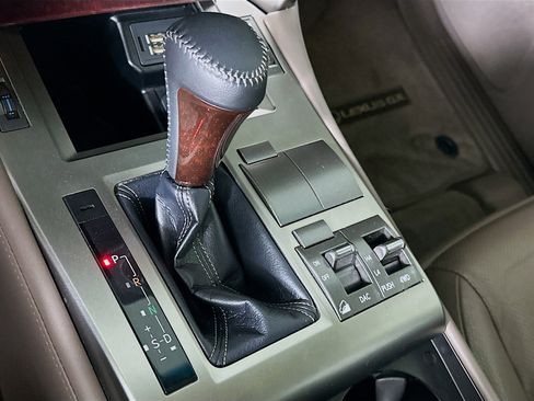 Used 2014 Lexus GX 460 w/ Premium Package image 25