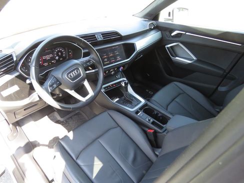 Used 2022 Audi Q3 2.0T Premium w/ Convenience Package AWD/4WD image 11