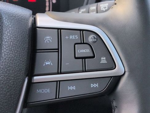 Used 2025 Toyota Grand Highlander AWD image 16