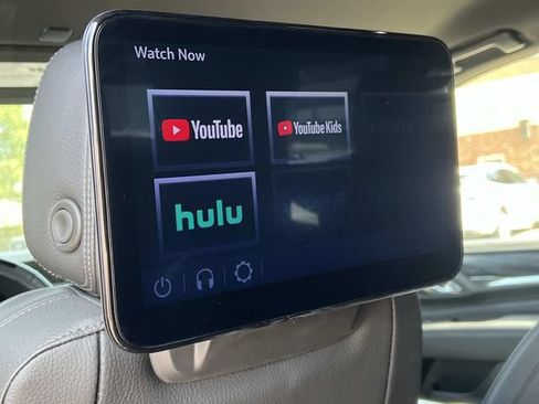 Used 2023 GMC Yukon Denali w/ Advanced Technology Package AWD/4WD image 14