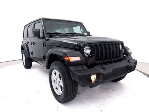 Used 2022 Jeep Wrangler Unlimited Sport AWD/4WD image 9