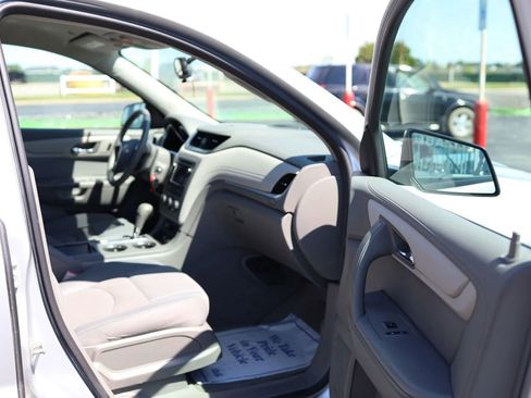 Used 2017 Chevrolet Traverse LS FWD image 41