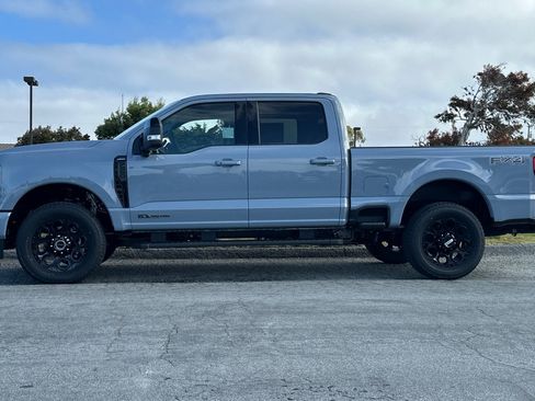 New 2026 Ford F250 Lariat w/ Black Appearance Package AWD/4WD image 2