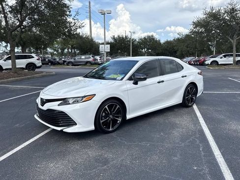 Used 2020 Toyota Camry LE FWD image 8