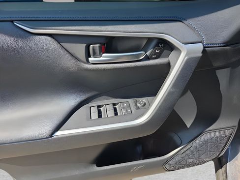 Used 2024 Toyota RAV4 XSE image 9