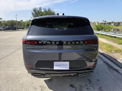 Used 2026 Land Rover Range Rover Sport SE AWD/4WD image 6