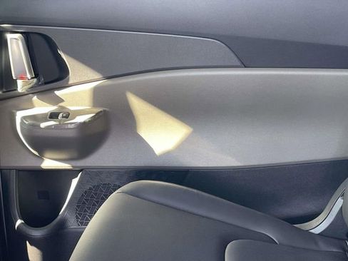 New 2026 Kia Carnival EX image 25