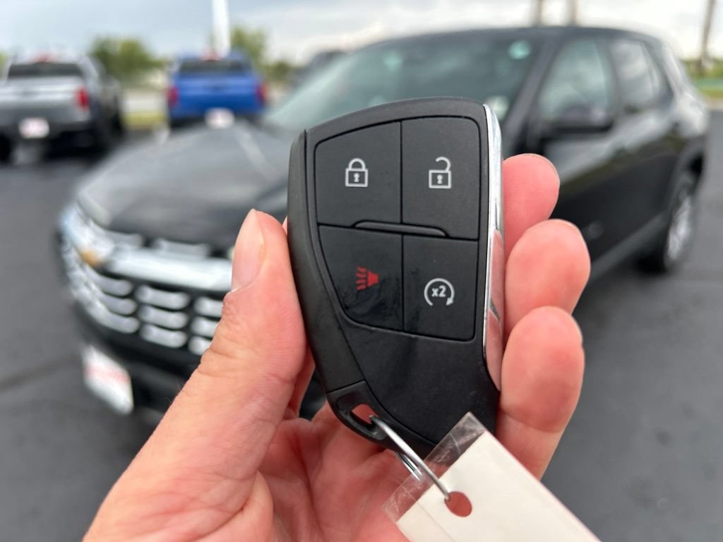 Used 2026 Chevrolet Equinox LT AWD/4WD image 41