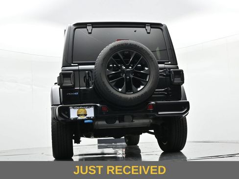 Used 2021 Jeep Wrangler Unlimited Sahara AWD/4WD image 26