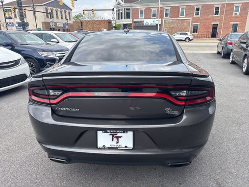 Used 2017 Dodge Charger SXT w/ Rallye Group RWD image 4