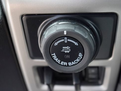 Used 2019 Ford F150 Lariat w/ Equipment Group 502A Luxury AWD/4WD image 11