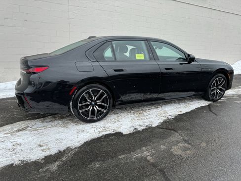 Used 2025 BMW 740i xDrive image 4