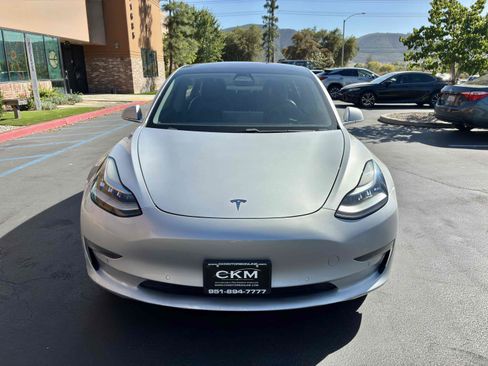 Used 2018 Tesla Model 3 Long Range RWD image 5