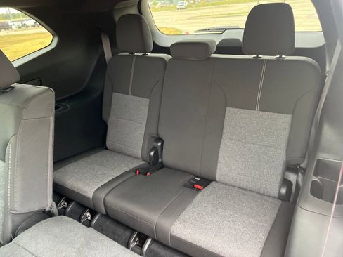 Used 2025 GMC Acadia Elevation image 36