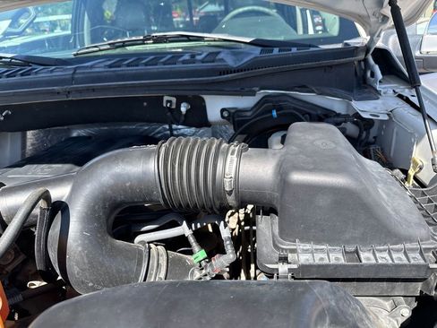 Used 2015 Ford F150 Lariat w/ Equipment Group 502A Luxury AWD/4WD image 18
