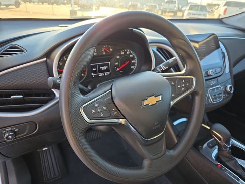 Used 2024 Chevrolet Malibu LT image 17