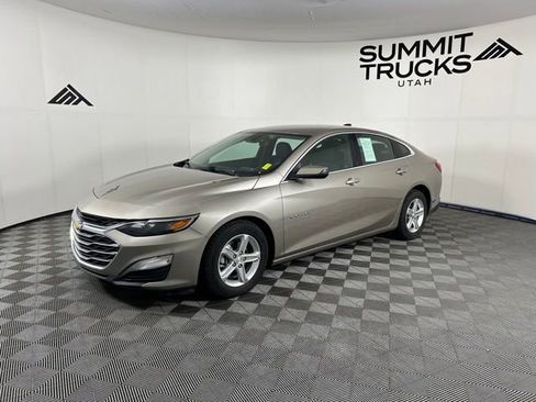 Used 2022 Chevrolet Malibu LS w/ Driver Confidence Package II FWD image 3