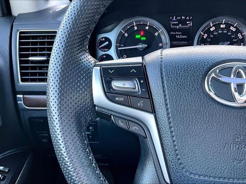 Used 2017 Toyota Land Cruiser AWD/4WD image 11