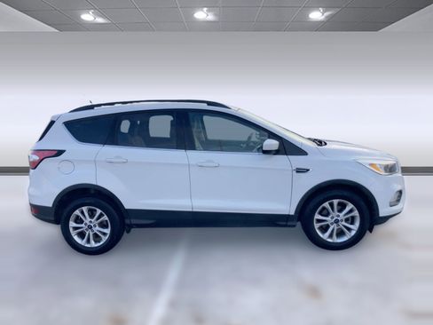 Used 2018 Ford Escape SE image 7