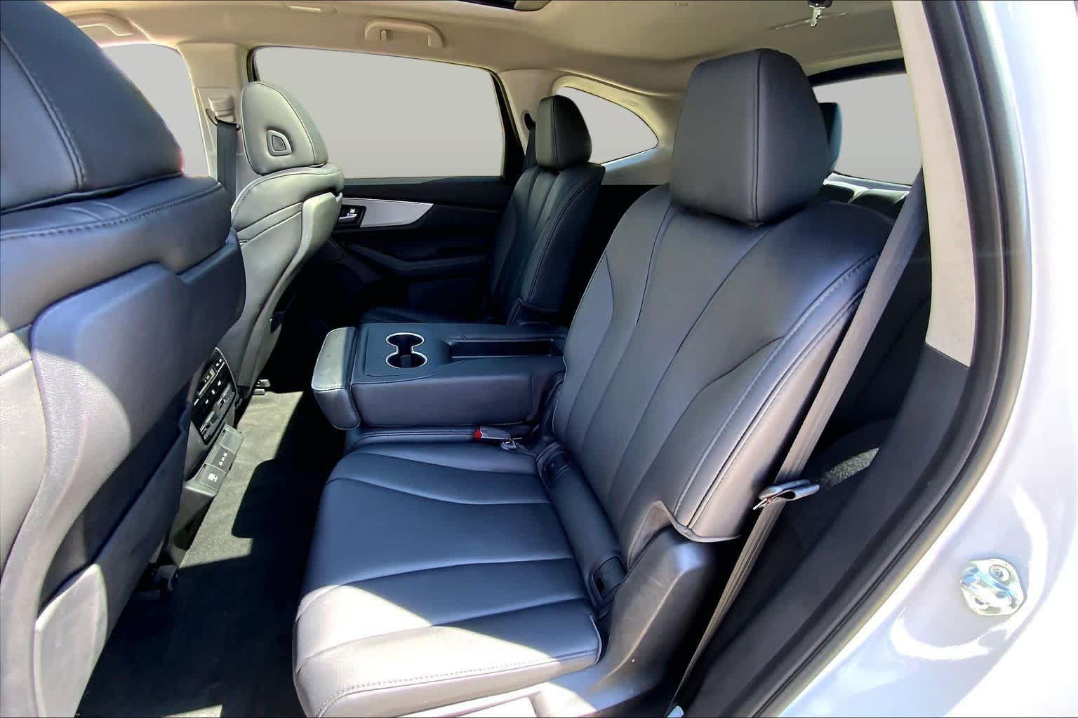 Used 2025 Acura MDX FWD image 20