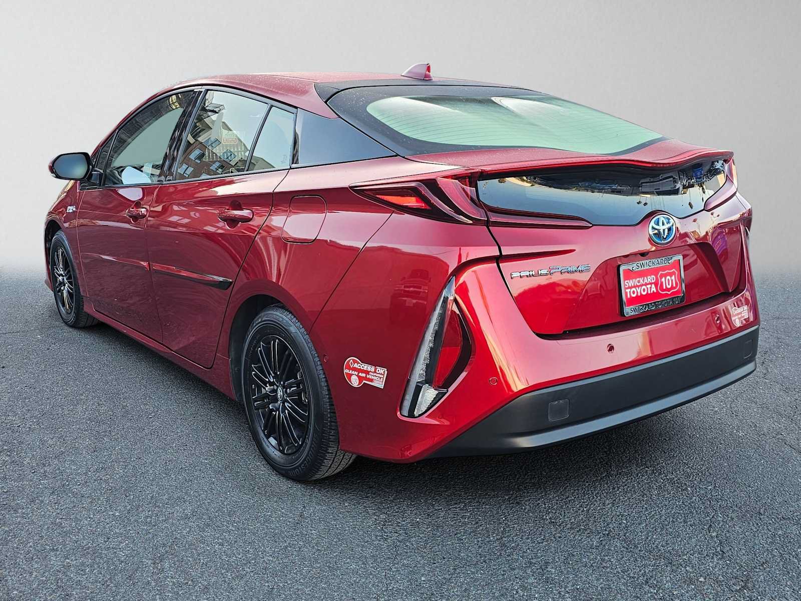 Used 2017 Toyota Prius Prime Advanced FWD image 5