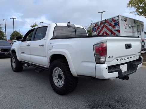Used 2017 Toyota Tacoma Limited w/ Tow Package AWD/4WD image 6