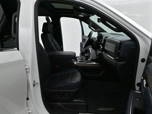 Used 2023 Chevrolet Silverado 1500 High Country w/ High Country Premium Package image 32