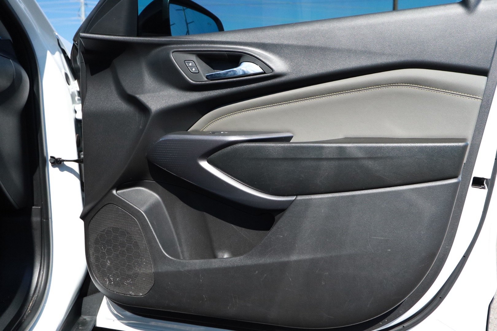 Used 2025 Chevrolet Trax ACTIV w/ Driver Confidence Package FWD image 29
