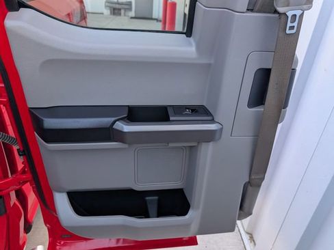 Used 2015 Ford F150 XLT AWD/4WD image 18