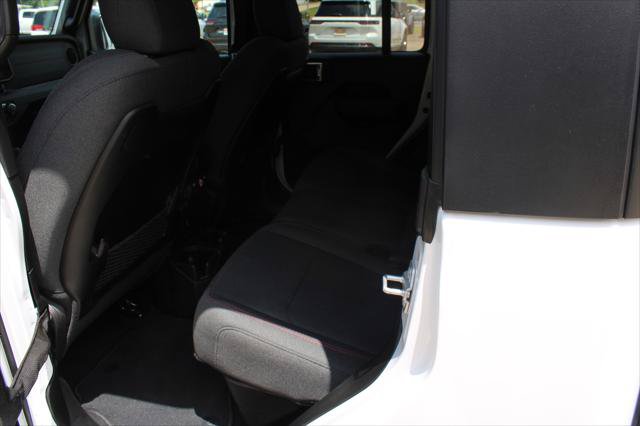 Used 2026 Jeep Gladiator Rubicon AWD/4WD image 18
