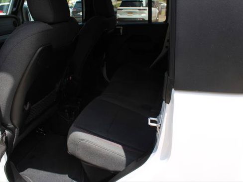 Certified 2026 Jeep Gladiator Rubicon AWD/4WD image 18