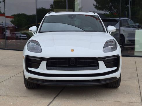 Certified 2026 Porsche Macan AWD/4WD image 6