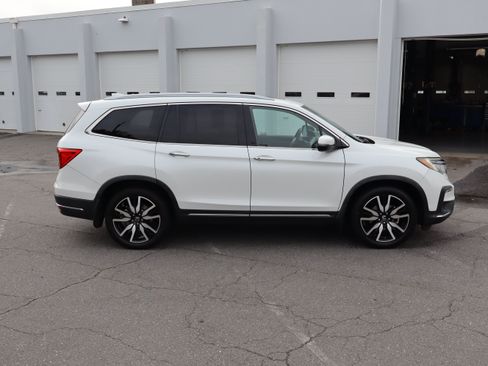 Used 2020 Honda Pilot Touring image 11