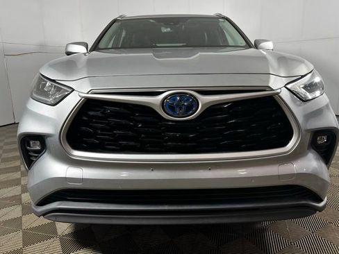Used 2020 Toyota Highlander XLE image 4