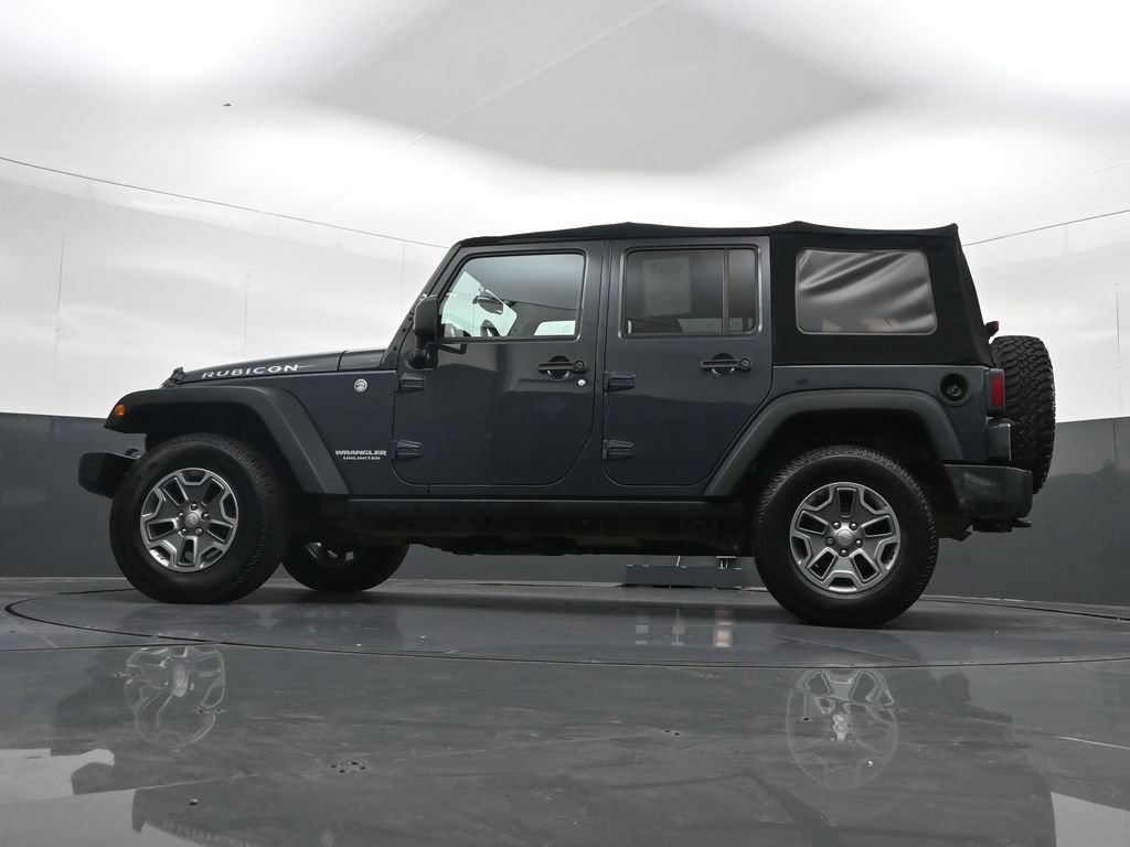 Used 2017 Jeep Wrangler Unlimited Rubicon w/ Dual Top Group AWD/4WD image 31