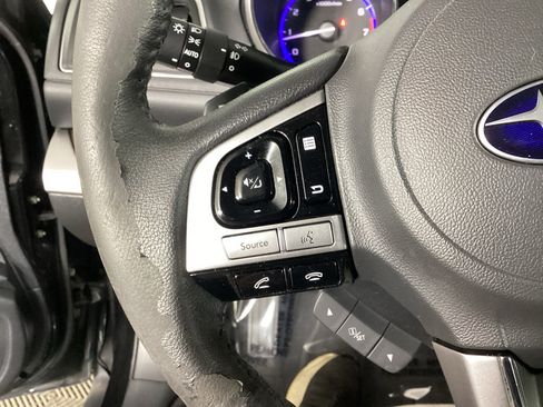 Used 2017 Subaru Outback 3.6R Touring AWD/4WD image 23