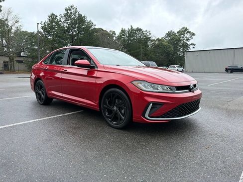 Used 2025 Volkswagen Jetta SE w/ Sunroof Package FWD image 7