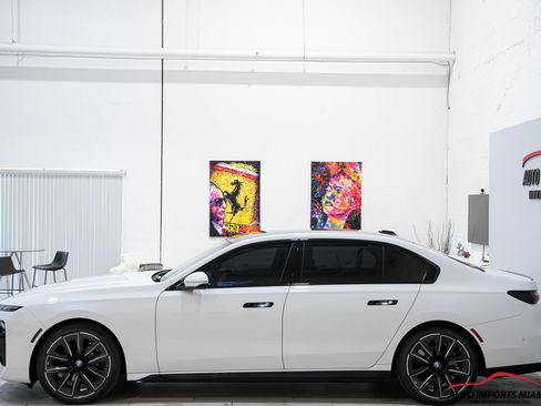Used 2023 BMW 740i RWD image 12