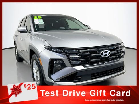 Used 2025 Hyundai Tucson SE FWD image 1
