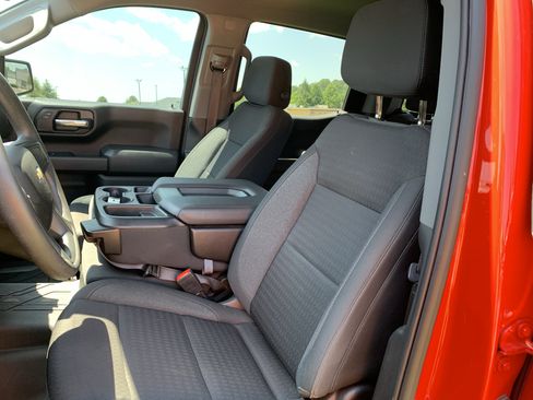 Used 2023 Chevrolet Silverado 1500 Custom AWD/4WD image 18