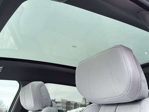 New 2026 Cadillac Optiq Luxury 2 image 25