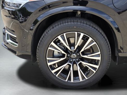 Used 2025 Volvo XC90 T8 Plus w/ Protection Package Premier AWD/4WD image 34