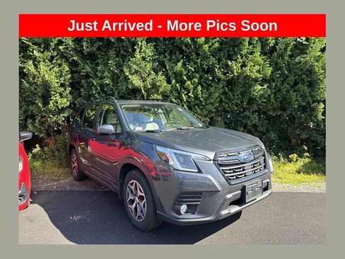 Used 2022 Subaru Forester Premium AWD/4WD image 1